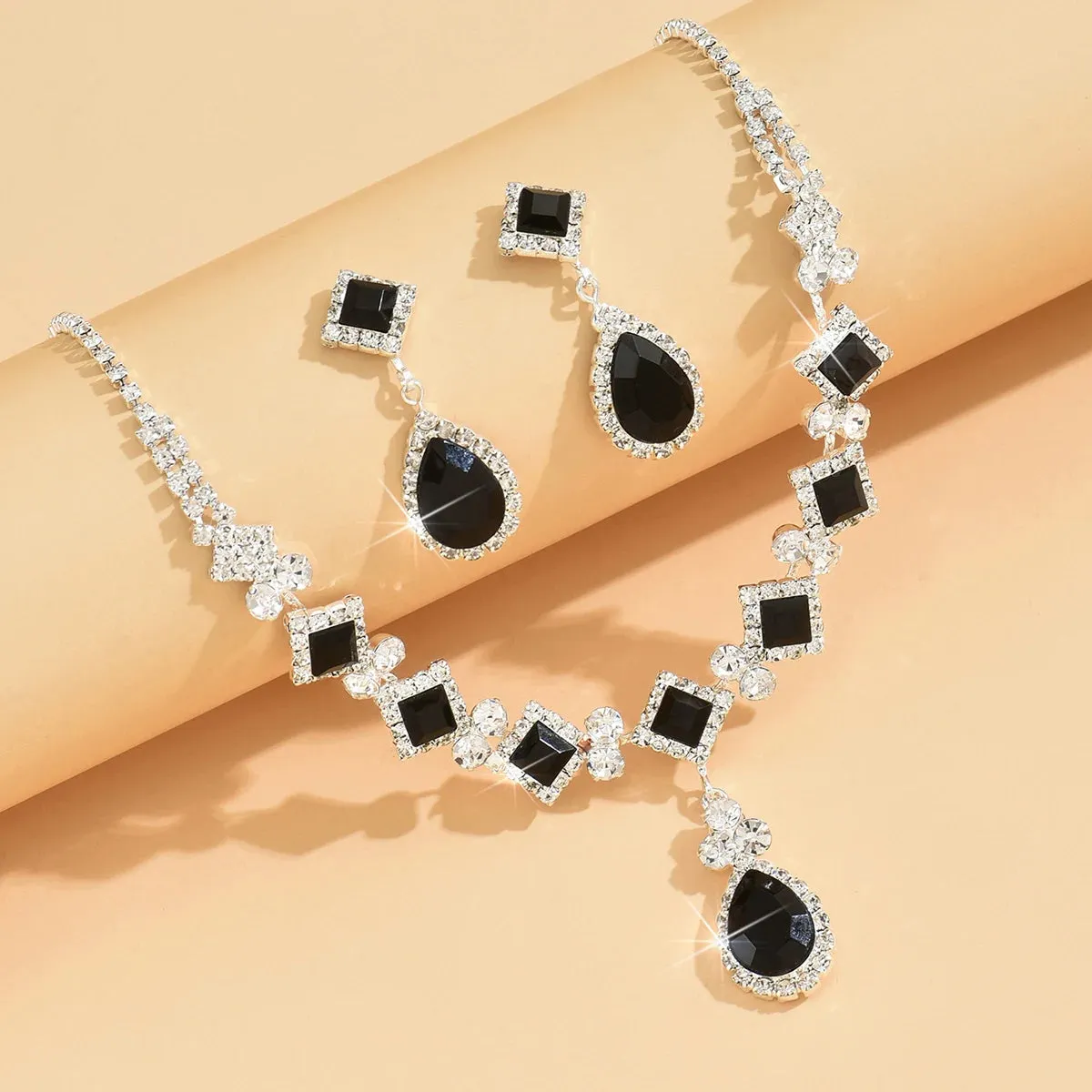 3-Piece Women's Chain Geometric Droplet Earrings Necklace Set