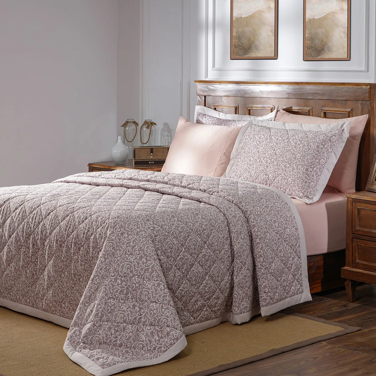 Acanthus Serenity Visual Treat Hand Quilted Quilt/Comforter