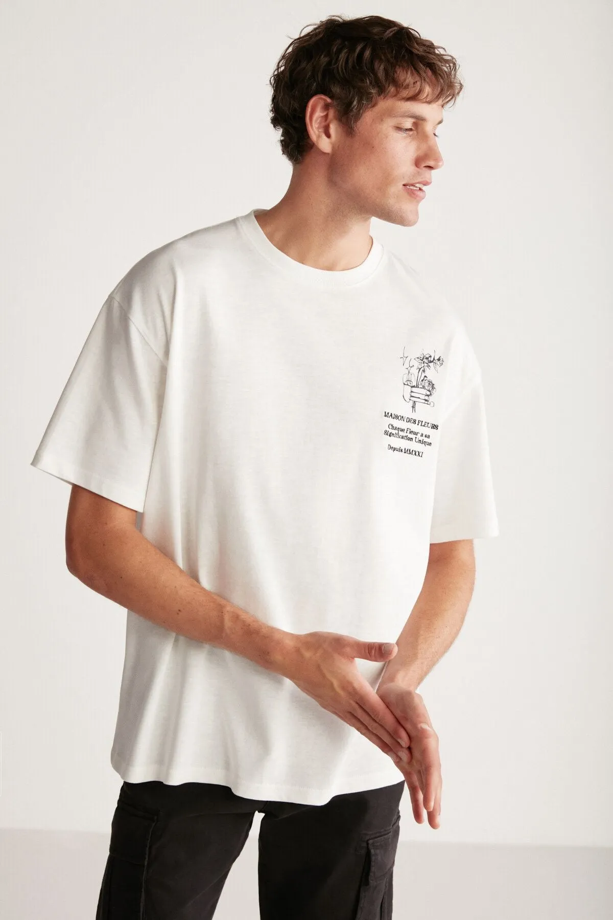 Alonzo Men's Oversizle Fit 100 %Cotton Embroidery and Printed Ecru T-shirt