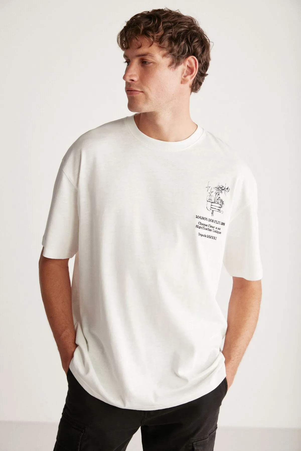 Alonzo Men's Oversizle Fit 100 %Cotton Embroidery and Printed Ecru T-shirt