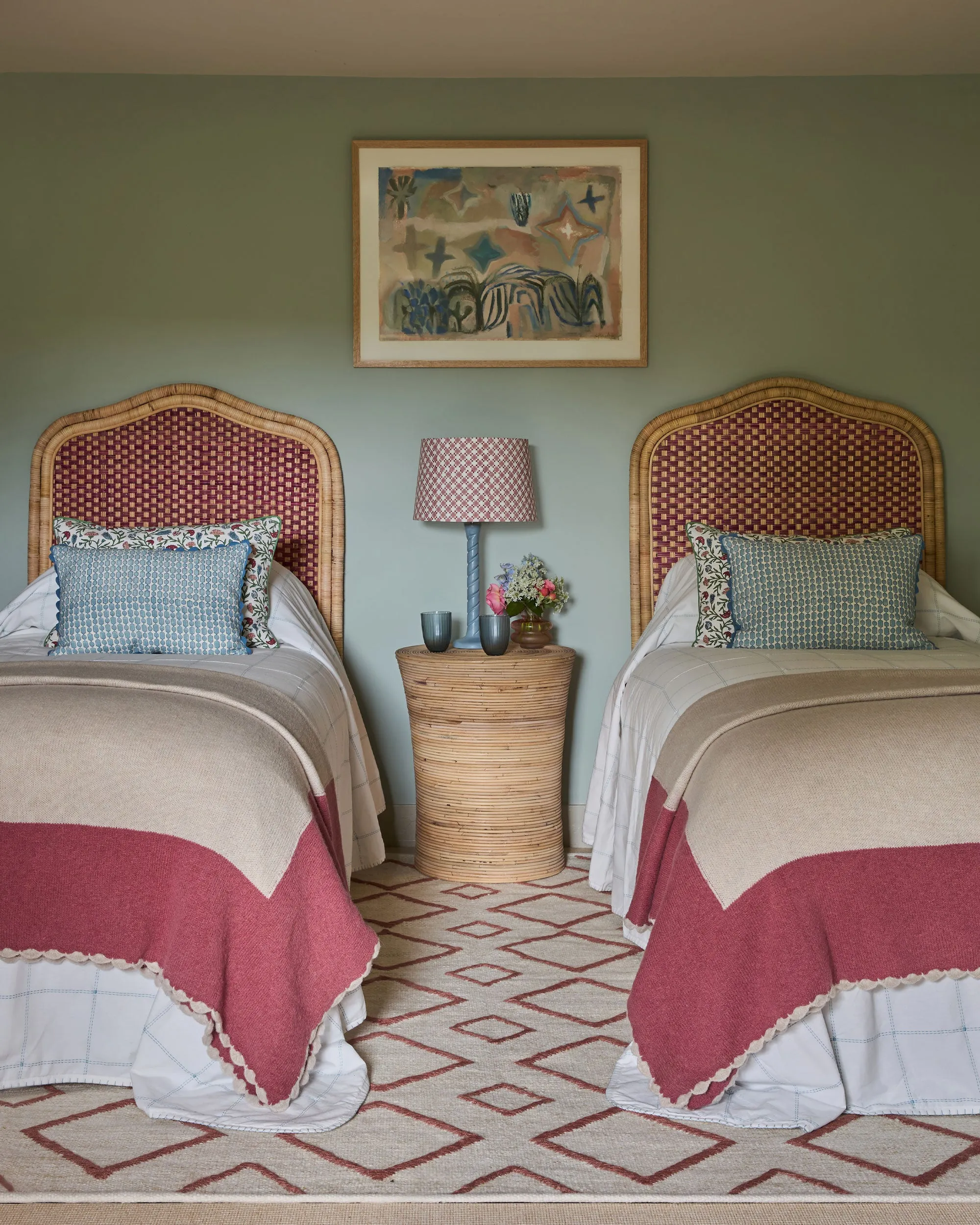 Bordered Knitted Throw - Pink