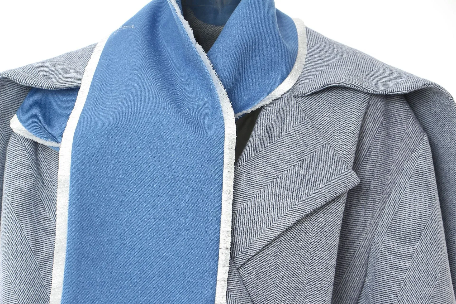 British Style Herringbone Pattern Coat – Multi-Purpose Single-Breasted Long Coat with Detachable Collar