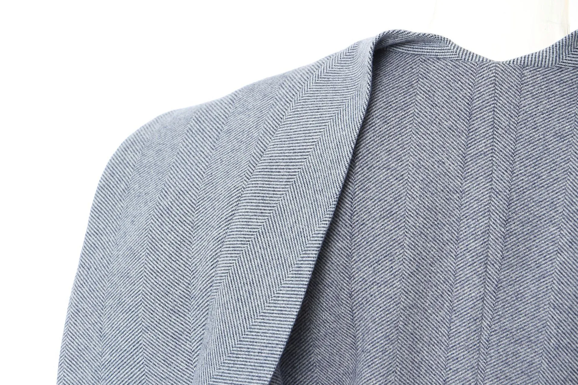 British Style Herringbone Pattern Coat – Multi-Purpose Single-Breasted Long Coat with Detachable Collar