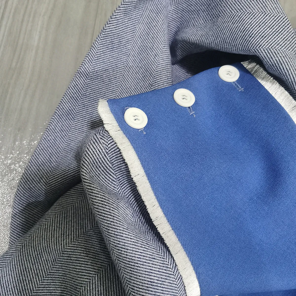 British Style Herringbone Pattern Coat – Multi-Purpose Single-Breasted Long Coat with Detachable Collar