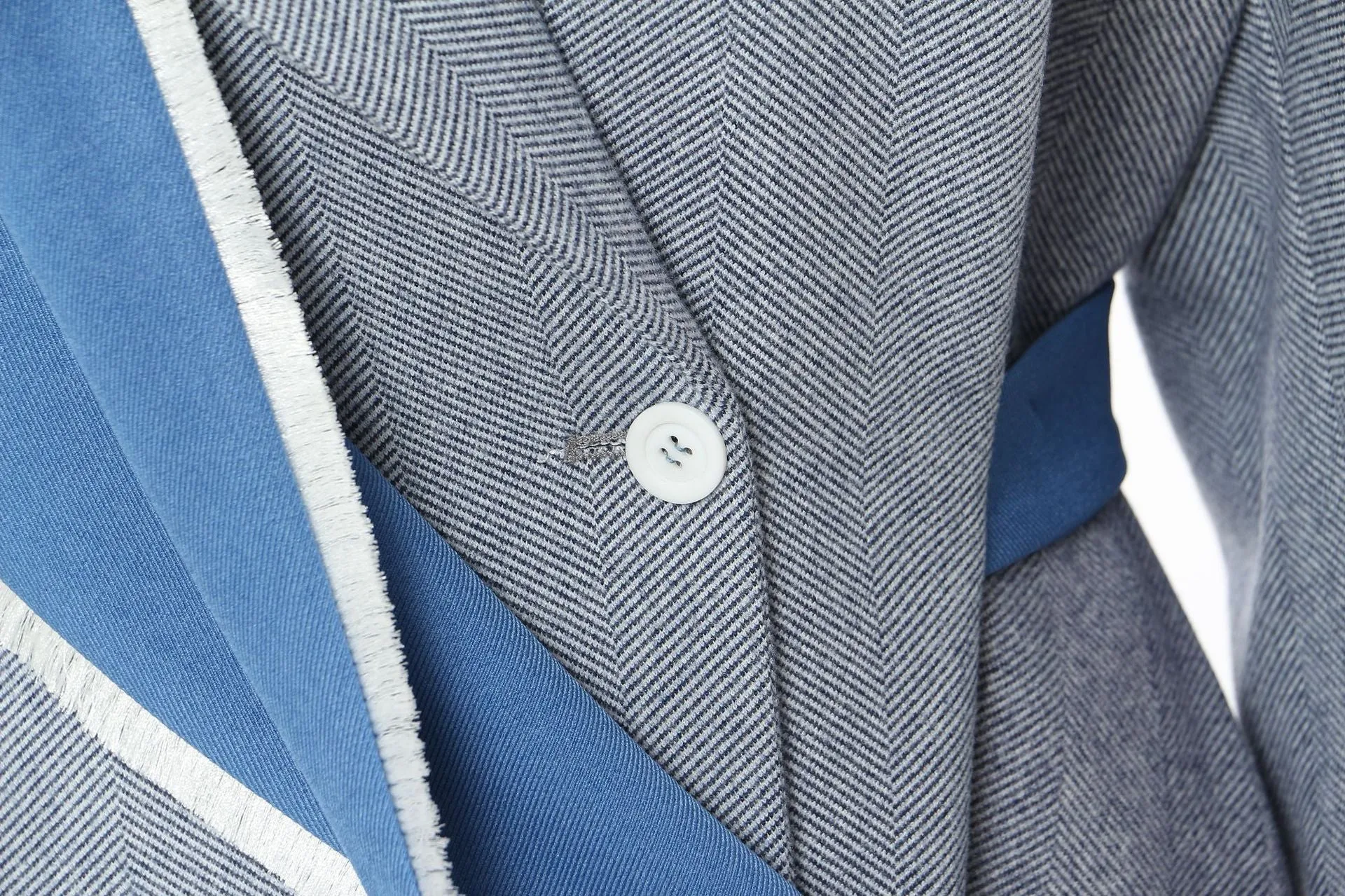 British Style Herringbone Pattern Coat – Multi-Purpose Single-Breasted Long Coat with Detachable Collar