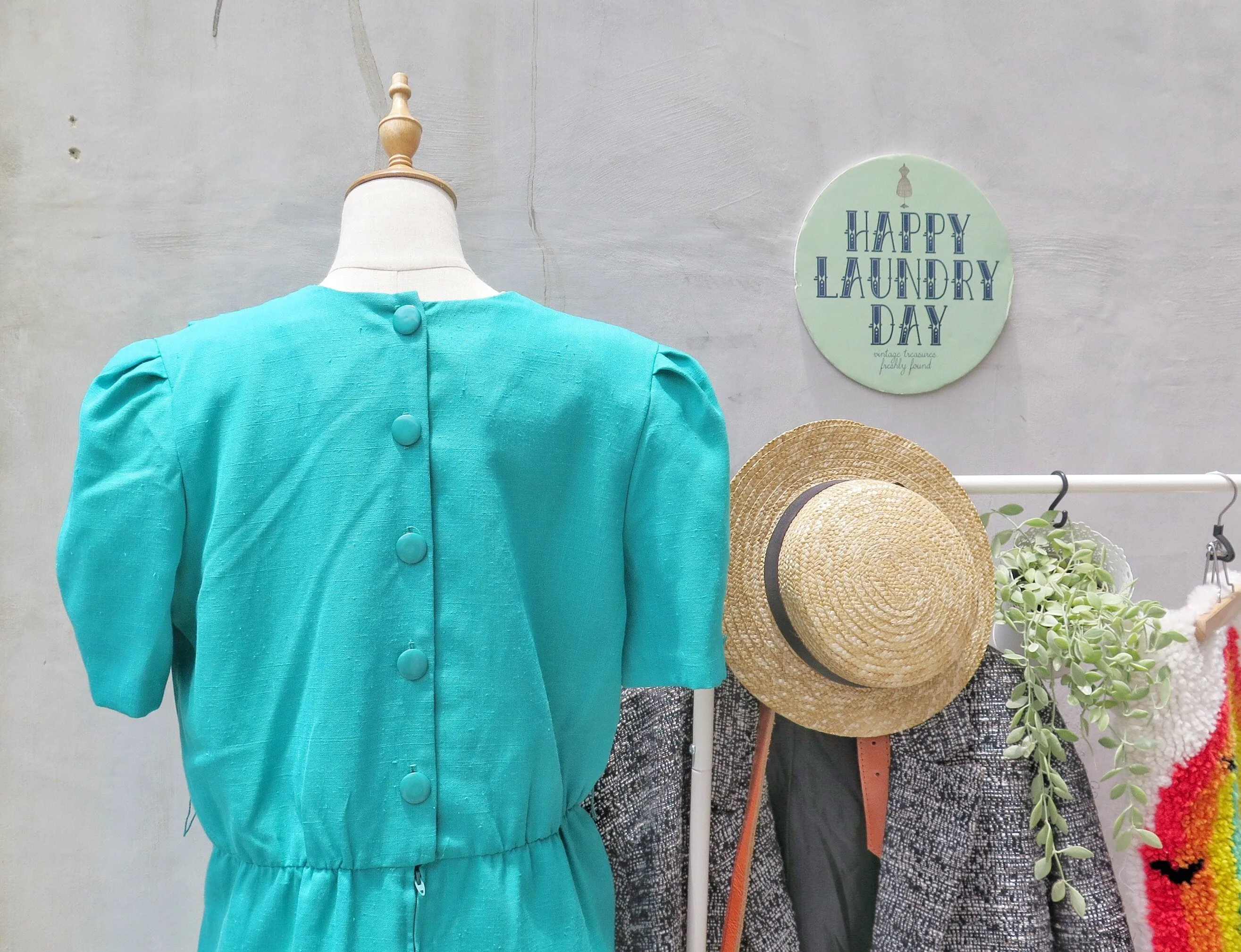 Oz World | Vintage 1980s emerald green pencil wriggle skirt Dress