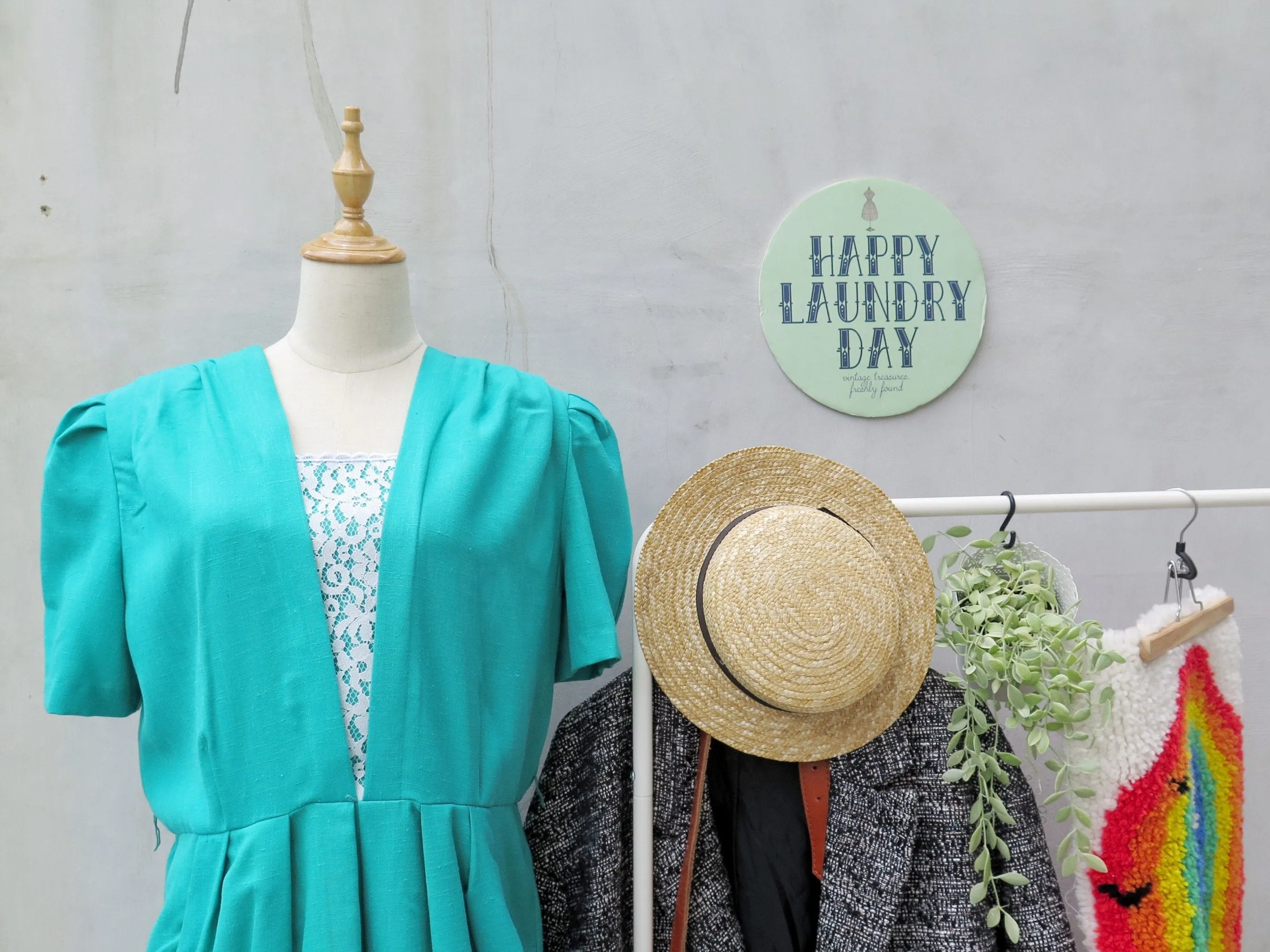 Oz World | Vintage 1980s emerald green pencil wriggle skirt Dress