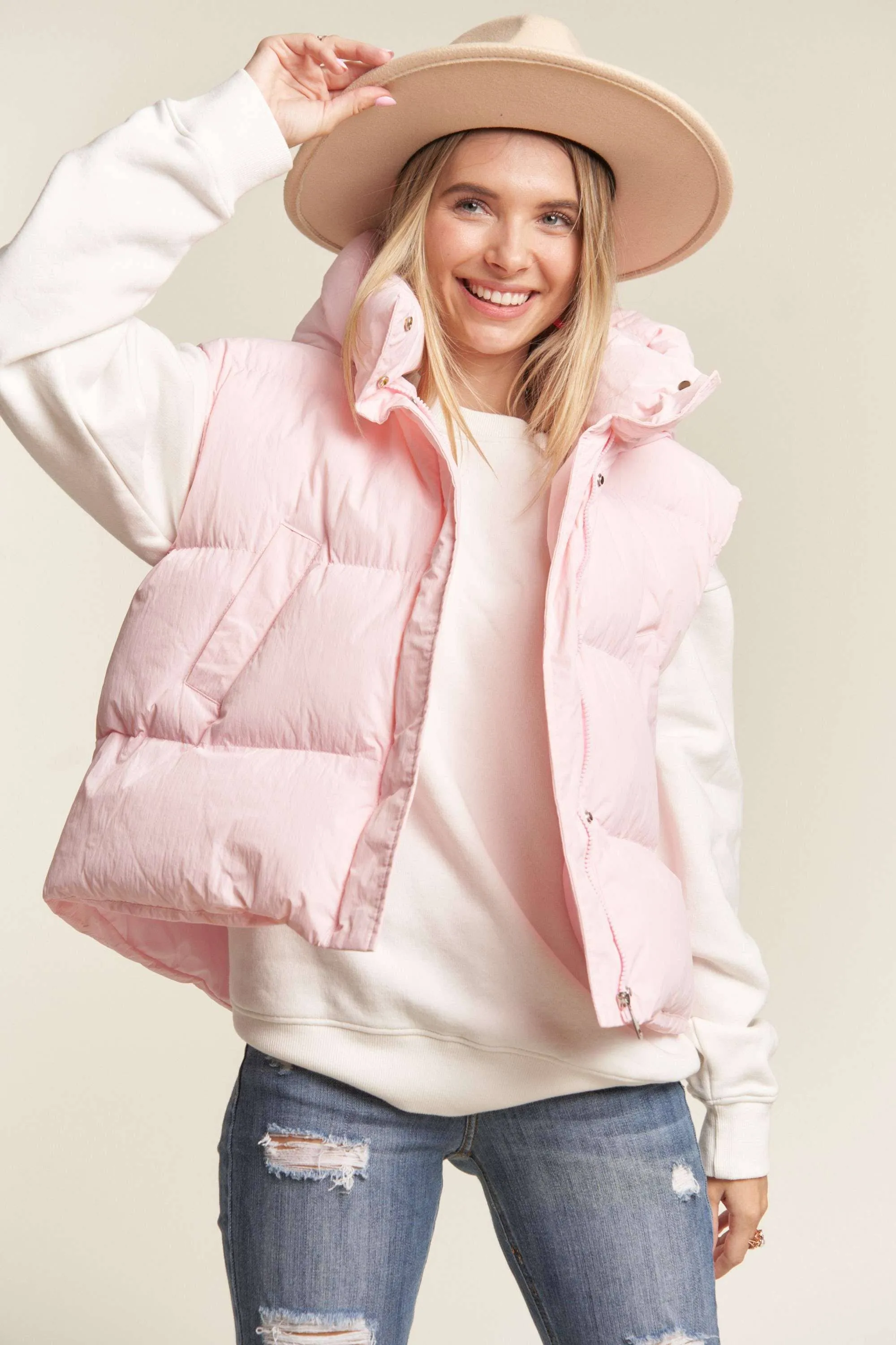 PUFFY HOODIE VEST