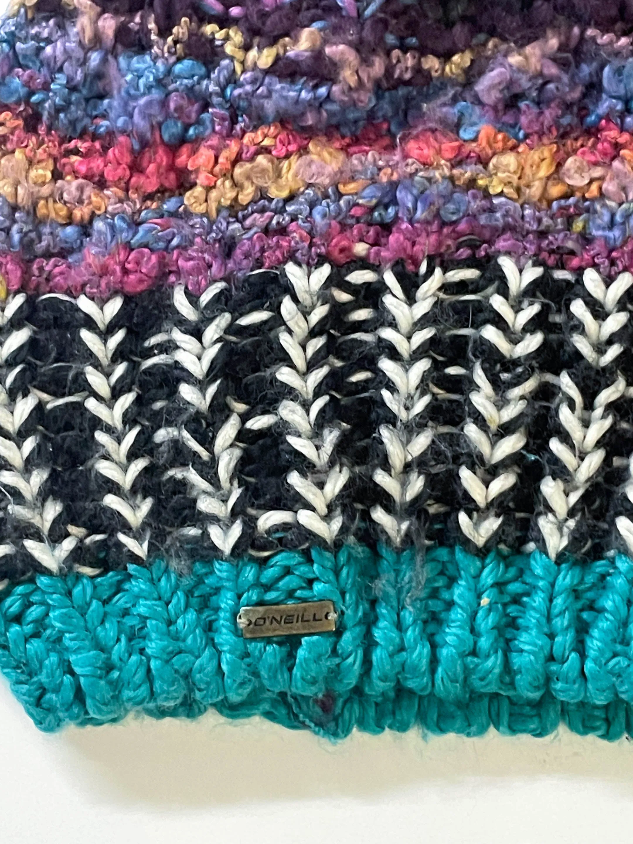 Vintage O'neills crochet beanie in Multicoloured stripe|One size|SKU 4015