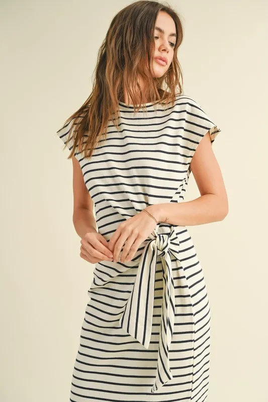 Waitlist 4/20 ♥ Avril Short Sleeve Knot Stripe Print Midi Dress White